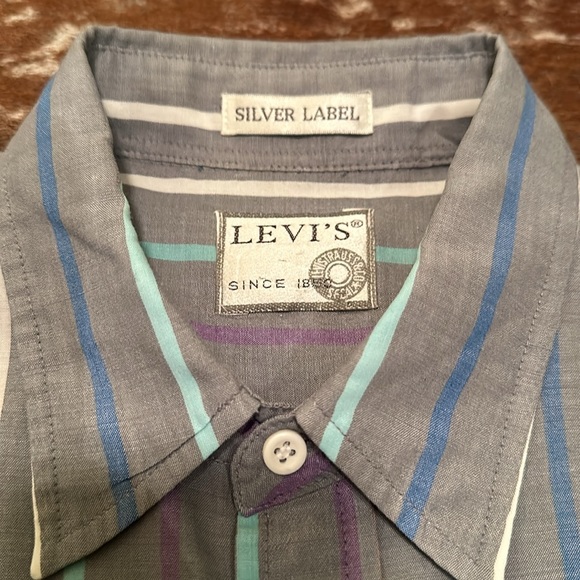 Vintage Silver tab Levi’s button down shirt - Picture 2 of 3